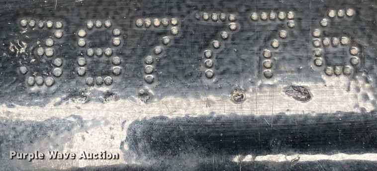 image for item KB9447 2003 Kenworth T800 semi truck