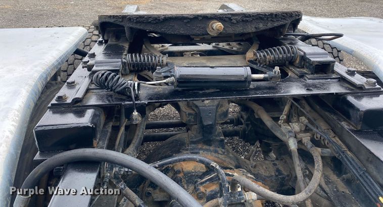 image for item KB9447 2003 Kenworth T800 semi truck