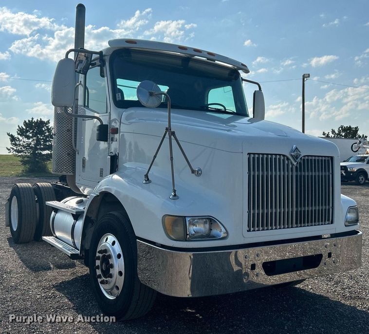 image for item KW9063 2006 International 9200i  semi truck