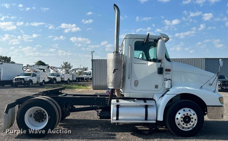 image for item KW9063 2006 International 9200i  semi truck