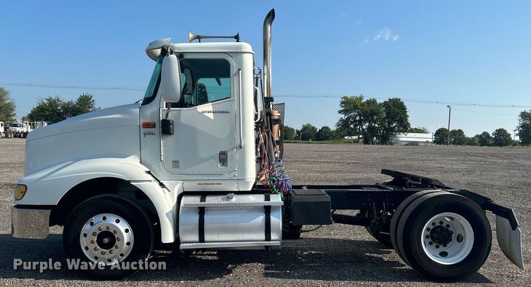 image for item KW9063 2006 International 9200i  semi truck