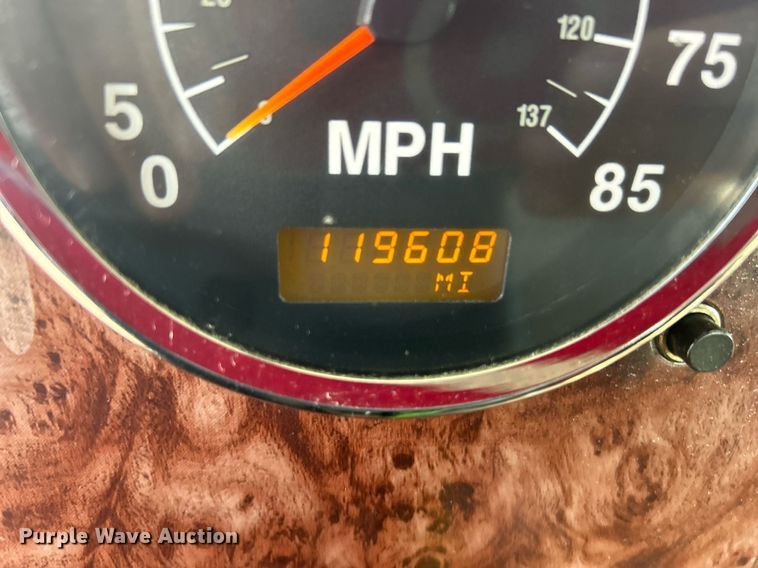 image for item KW9063 2006 International 9200i  semi truck