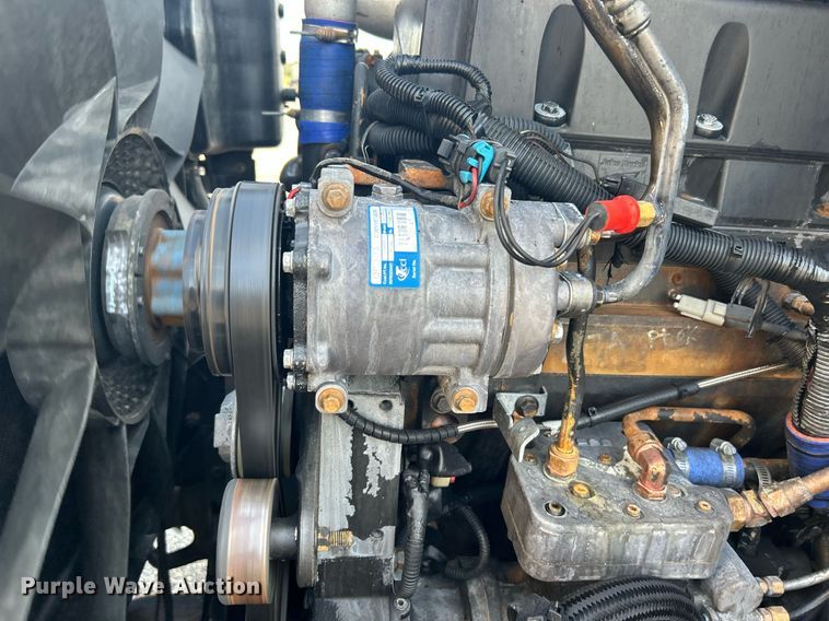 image for item KW9063 2006 International 9200i  semi truck