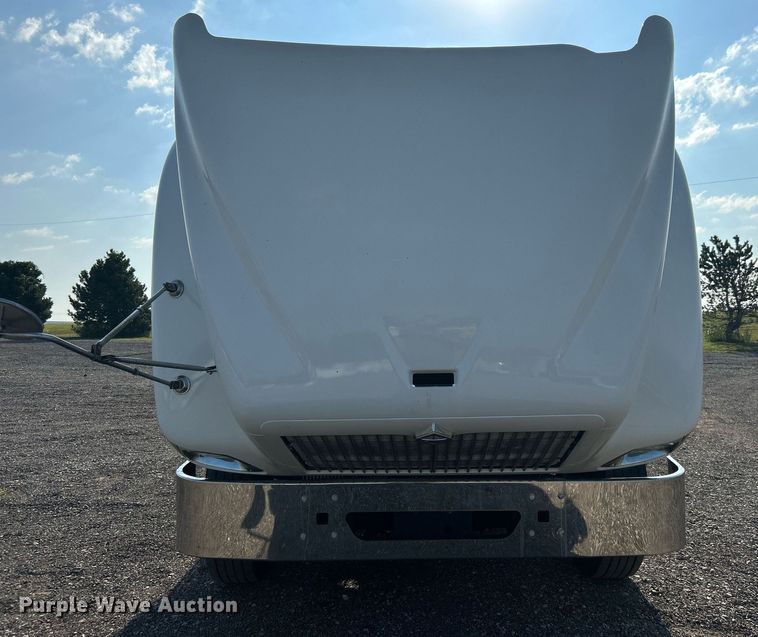 image for item KW9063 2006 International 9200i  semi truck