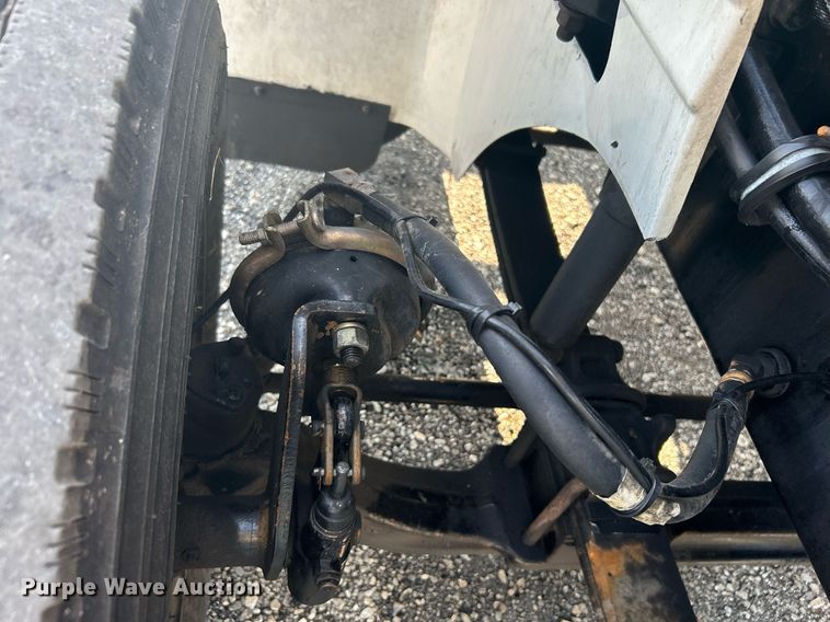 image for item KW9063 2006 International 9200i  semi truck