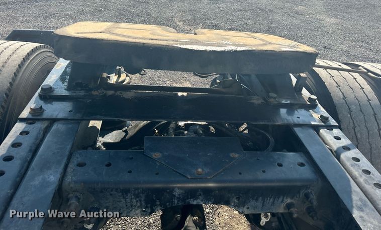 image for item KW9063 2006 International 9200i  semi truck