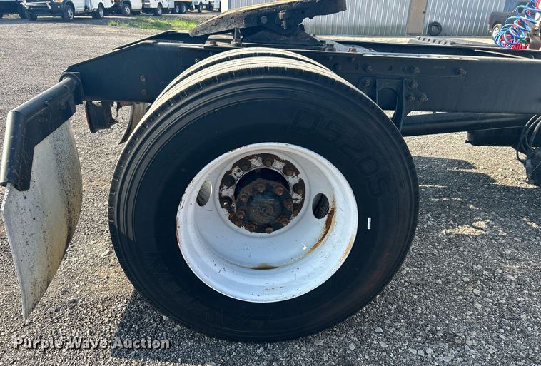 image for item KW9063 2006 International 9200i  semi truck