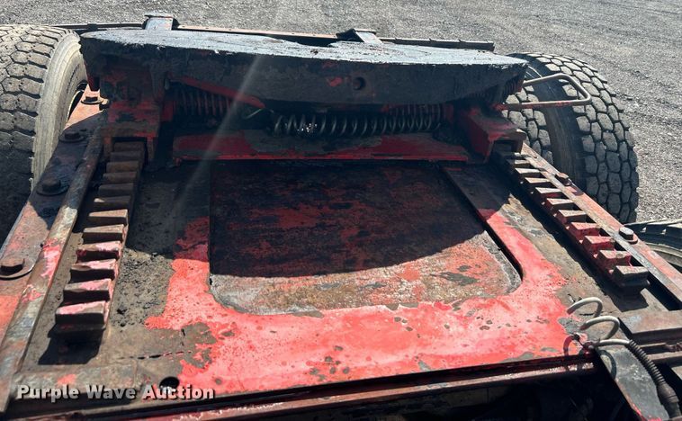 image for item KW9075 1996 International 9200  semi truck