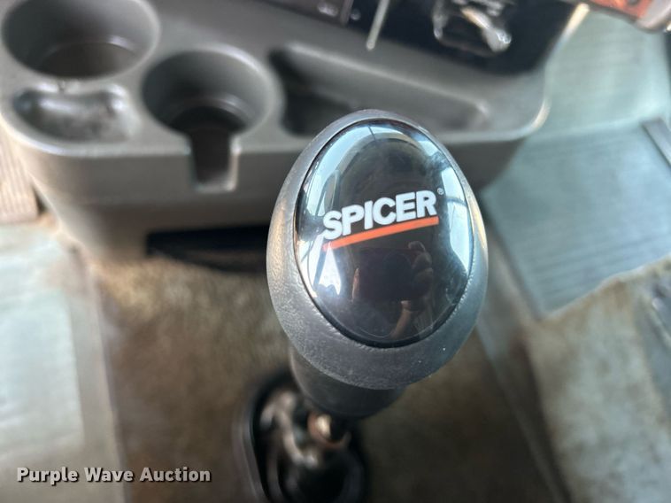 image for item KW9075 1996 International 9200  semi truck