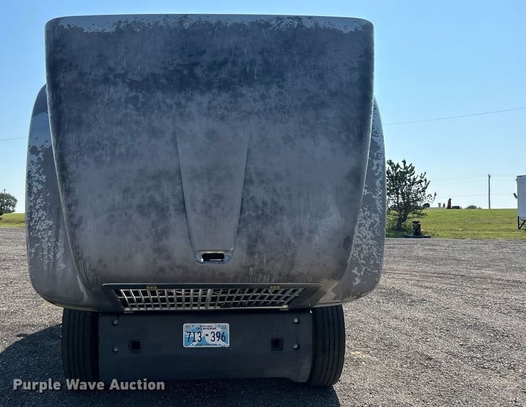 image for item KW9075 1996 International 9200  semi truck