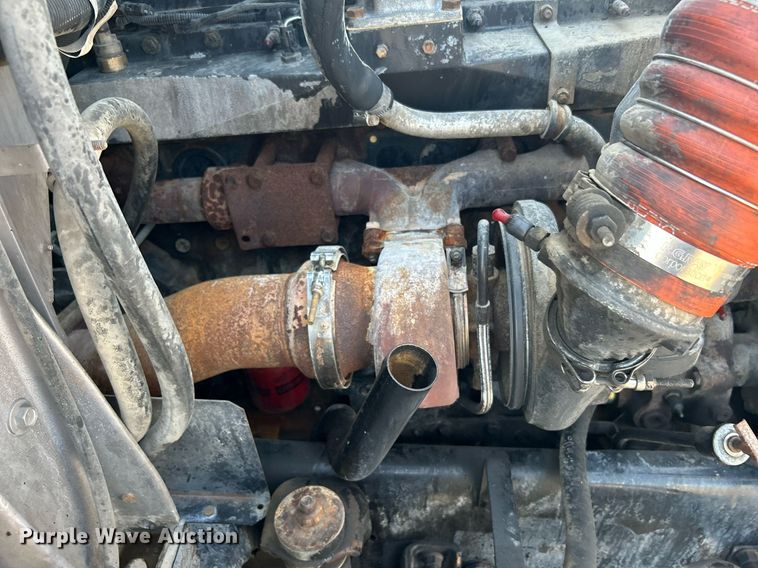 image for item KW9075 1996 International 9200  semi truck