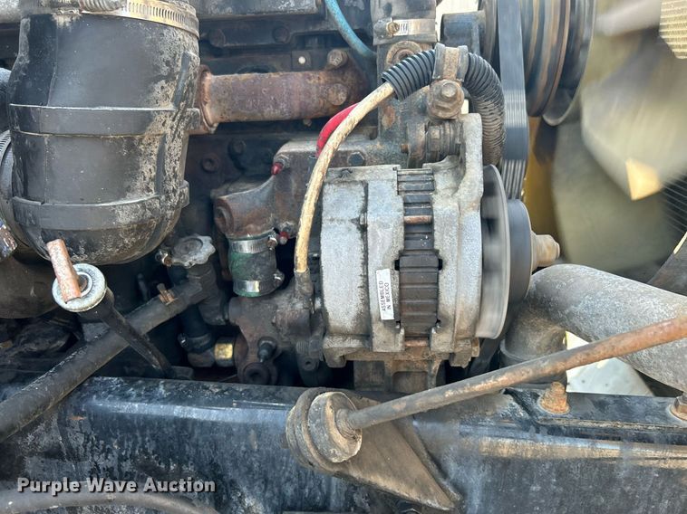 image for item KW9075 1996 International 9200  semi truck