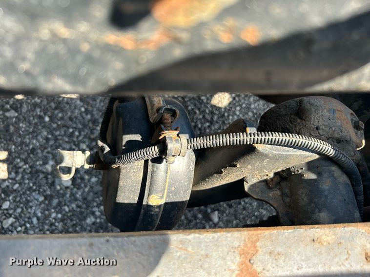 image for item KW9075 1996 International 9200  semi truck