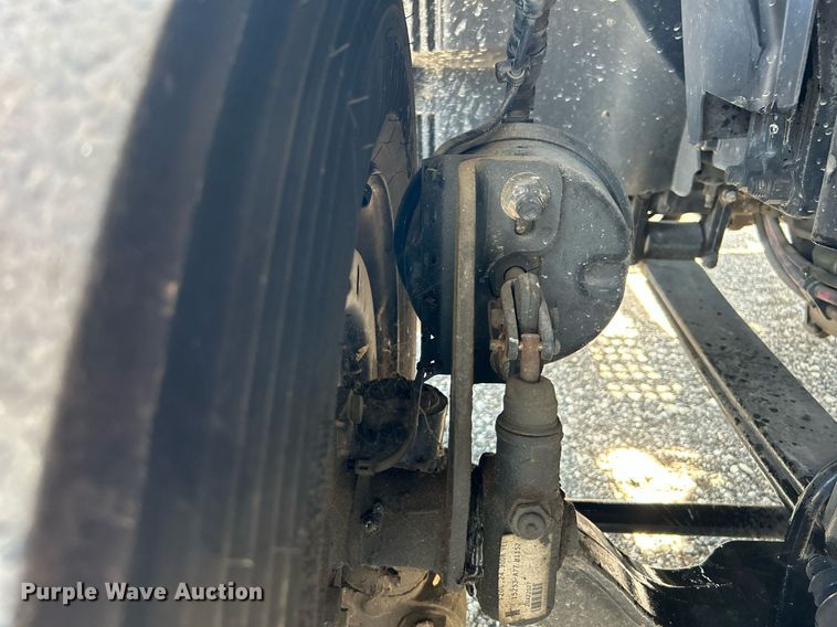 image for item KW9102 2016 Volvo VN  semi truck