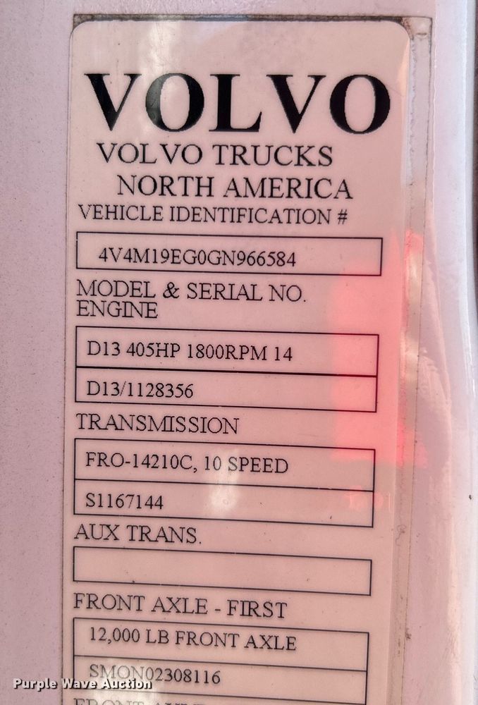 image for item KW9102 2016 Volvo VN  semi truck