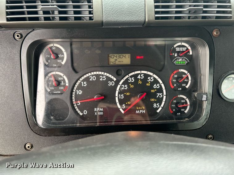 image for item KW9119 2012 Freightliner Cascadia  semi truck