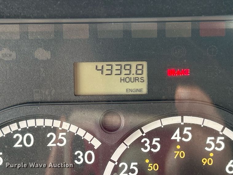 image for item KW9119 2012 Freightliner Cascadia  semi truck