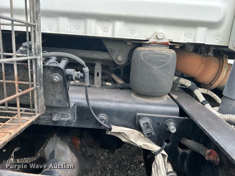 image for item KW9119 2012 Freightliner Cascadia  semi truck