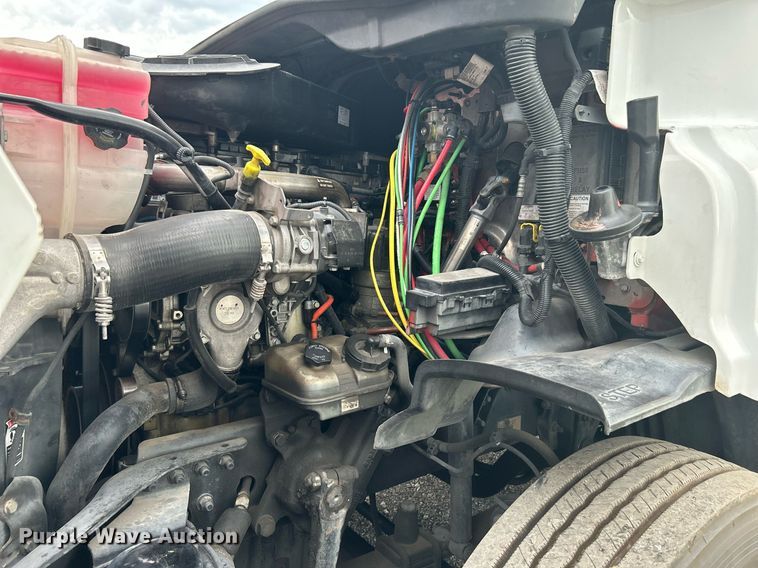 image for item KW9119 2012 Freightliner Cascadia  semi truck