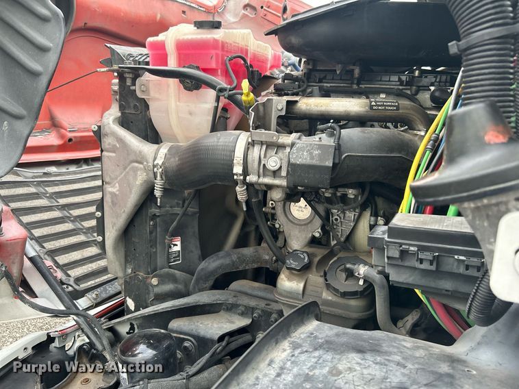 image for item KW9119 2012 Freightliner Cascadia  semi truck