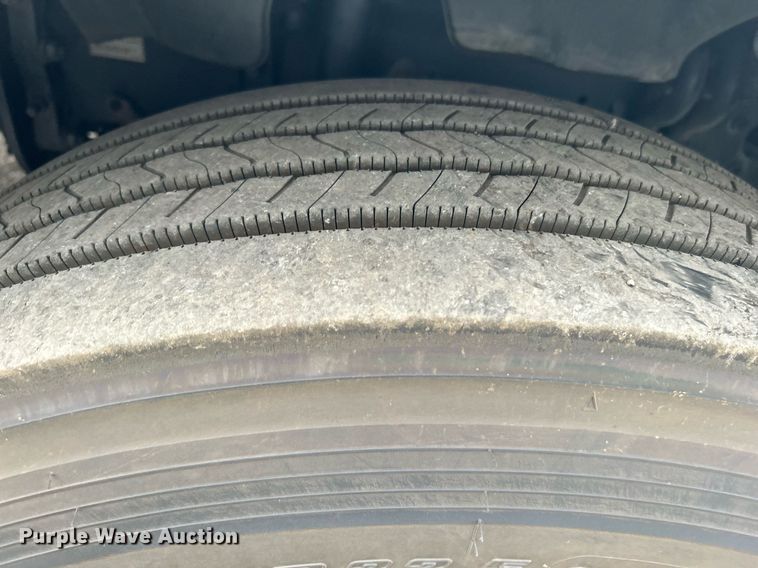 image for item KW9119 2012 Freightliner Cascadia  semi truck