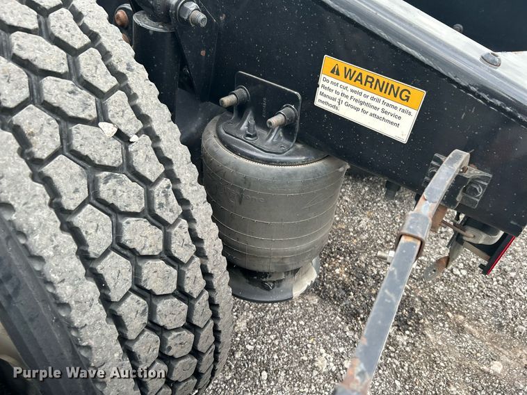 image for item KW9119 2012 Freightliner Cascadia  semi truck