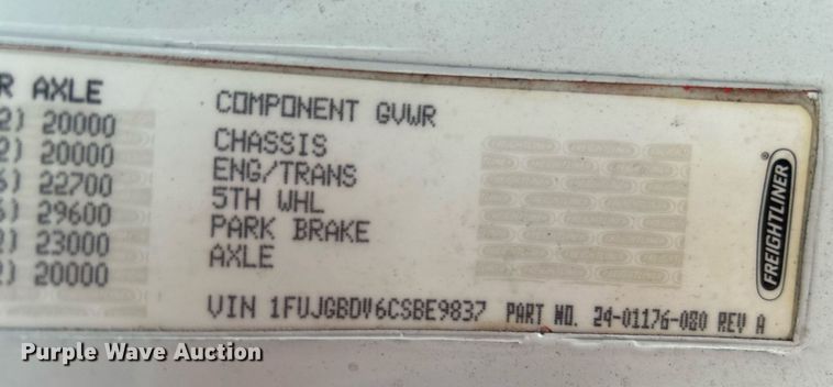 image for item KW9119 2012 Freightliner Cascadia  semi truck