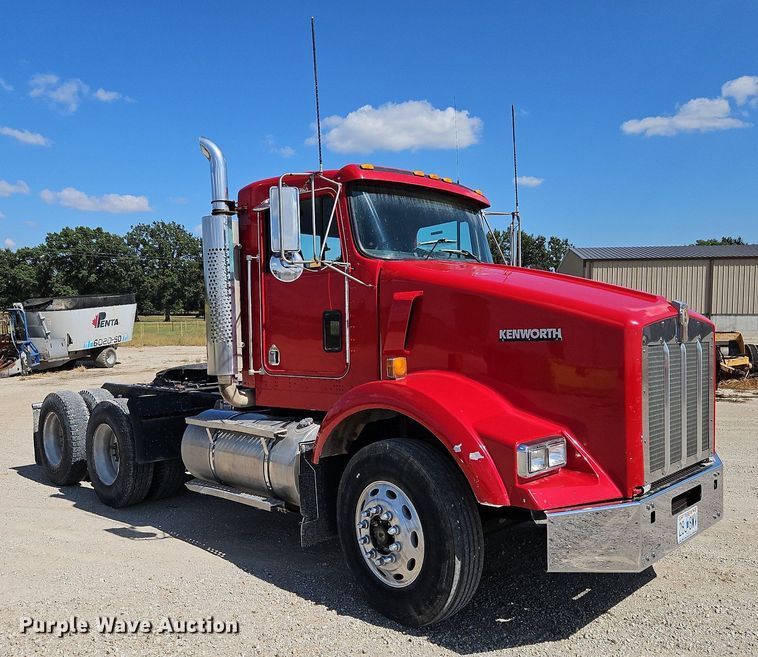 image for item LM9137 1997 Kenworth T800  semi truck