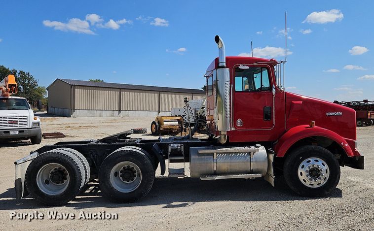 image for item LM9137 1997 Kenworth T800  semi truck