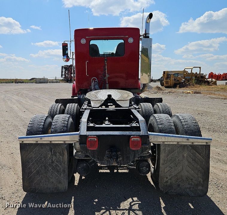 image for item LM9137 1997 Kenworth T800  semi truck