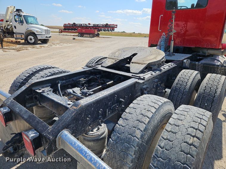 image for item LM9137 1997 Kenworth T800  semi truck