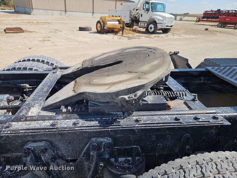 image for item LM9137 1997 Kenworth T800  semi truck