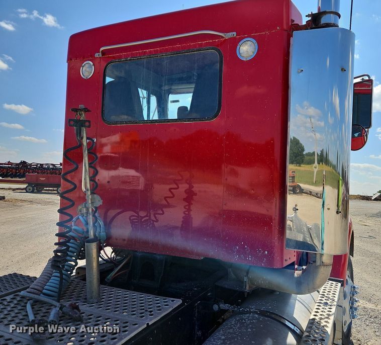 image for item LM9137 1997 Kenworth T800  semi truck