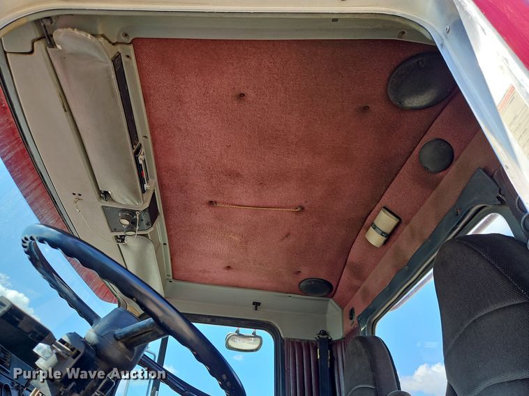 image for item LM9137 1997 Kenworth T800  semi truck