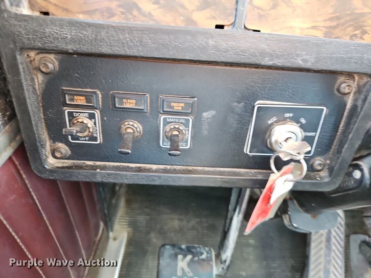 image for item LM9137 1997 Kenworth T800  semi truck