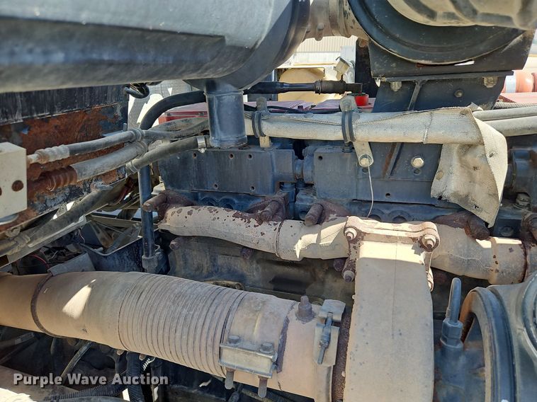 image for item LM9137 1997 Kenworth T800  semi truck