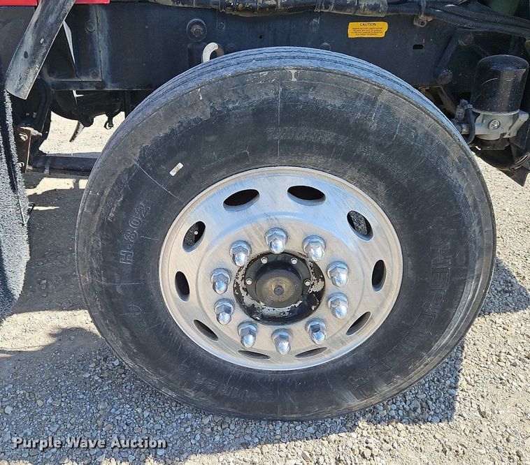 image for item LM9137 1997 Kenworth T800  semi truck