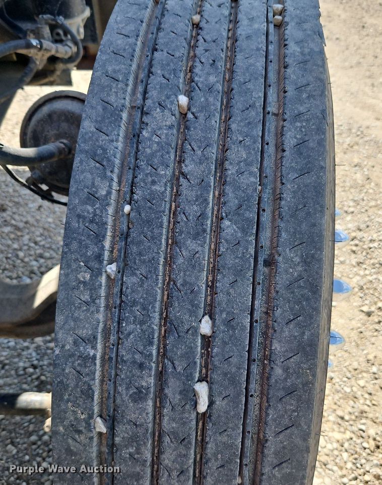 image for item LM9137 1997 Kenworth T800  semi truck