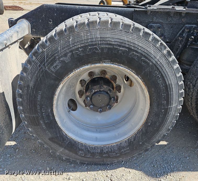 image for item LM9137 1997 Kenworth T800  semi truck