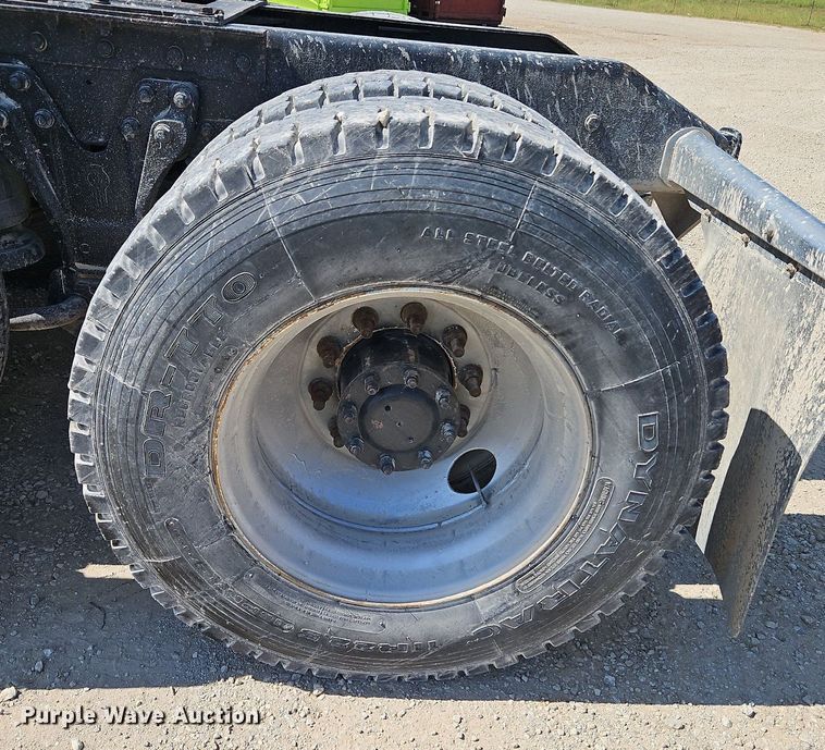 image for item LM9137 1997 Kenworth T800  semi truck