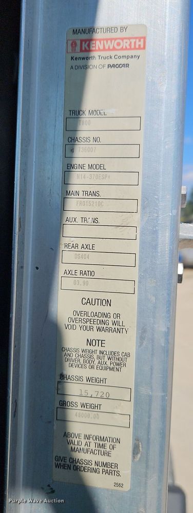 image for item LM9137 1997 Kenworth T800  semi truck