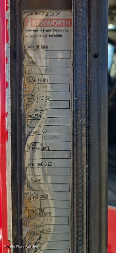 image for item LM9137 1997 Kenworth T800  semi truck