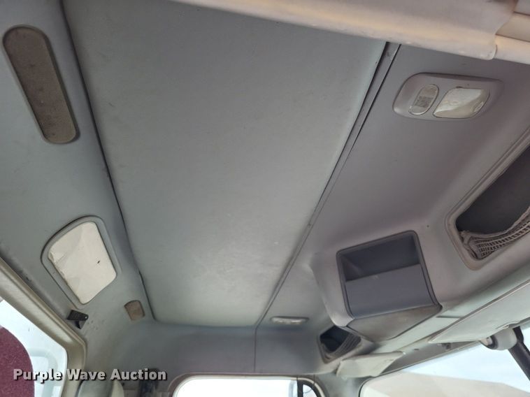 image for item LS9725 2002 Freightliner Century Class  semi truck