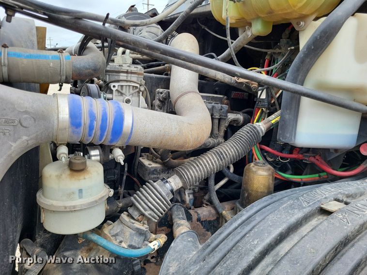 image for item LS9725 2002 Freightliner Century Class  semi truck