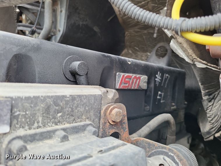 image for item LS9725 2002 Freightliner Century Class  semi truck