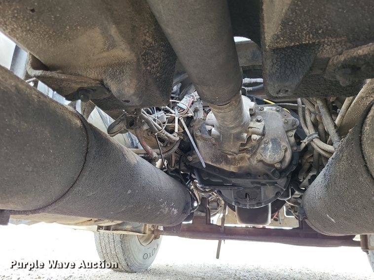 image for item LS9725 2002 Freightliner Century Class  semi truck