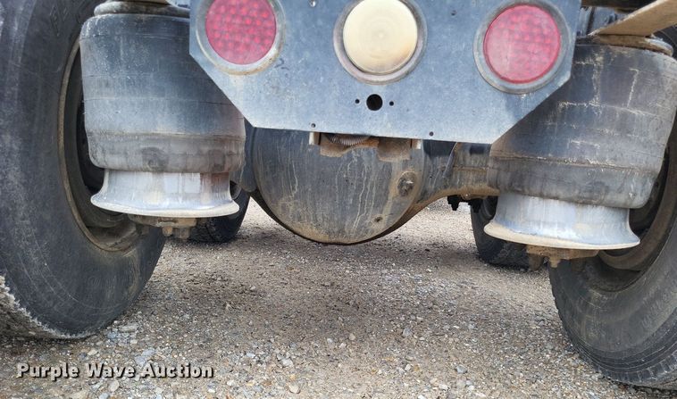 image for item LS9725 2002 Freightliner Century Class  semi truck