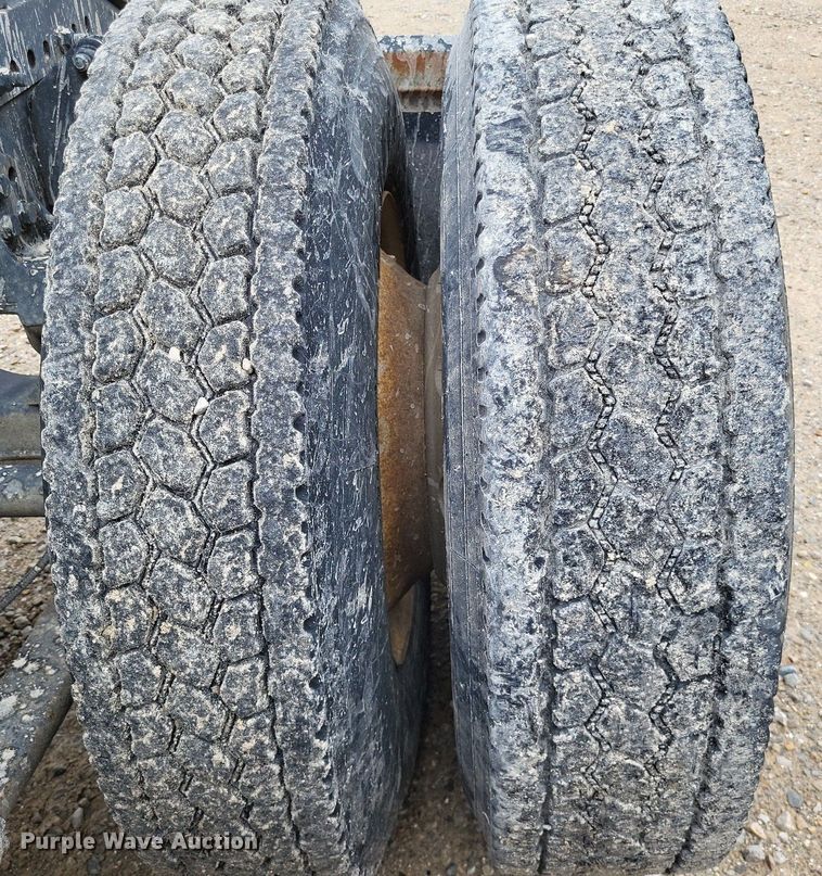 image for item LS9725 2002 Freightliner Century Class  semi truck