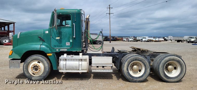 image for item LS9726 1999 Freightliner FLD112  semi truck