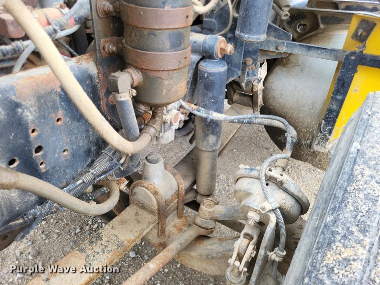 image for item LS9726 1999 Freightliner FLD112  semi truck